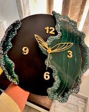 Handmade Resin Wall Clock in Green & Black – Modern Artistic Home Decor